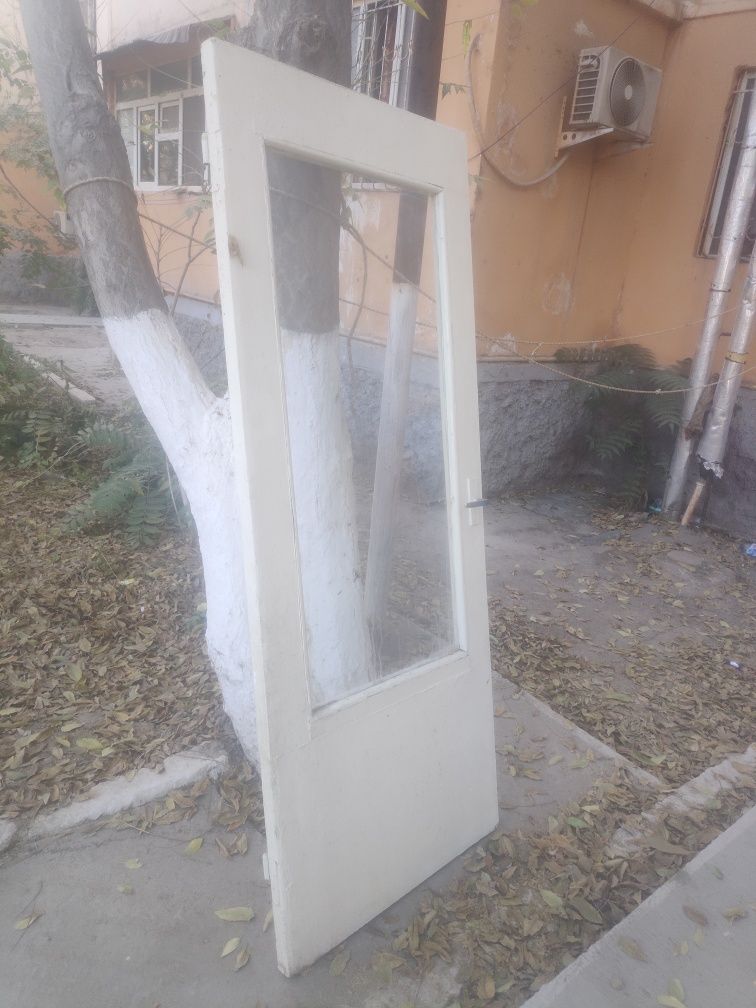 Дверь деревянная без рамы 2 штук