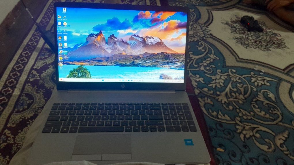 Noutbuk sotiladi, HP 250 15.6 inch G9