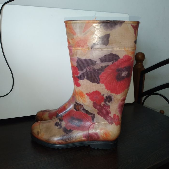 Женские резиновые сапоги с цветами
