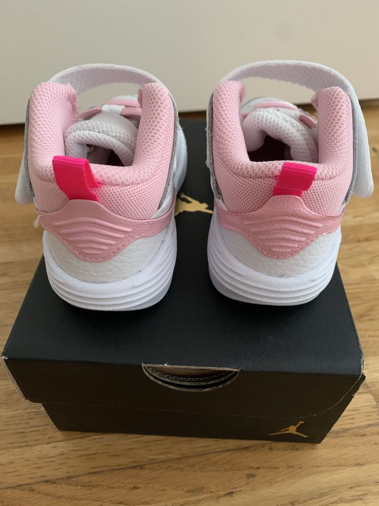 Маратонки Nike Jordan Aura 5, номер 23,5