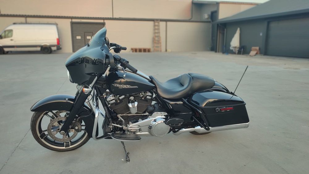 Harley Davidson Street Glide M8