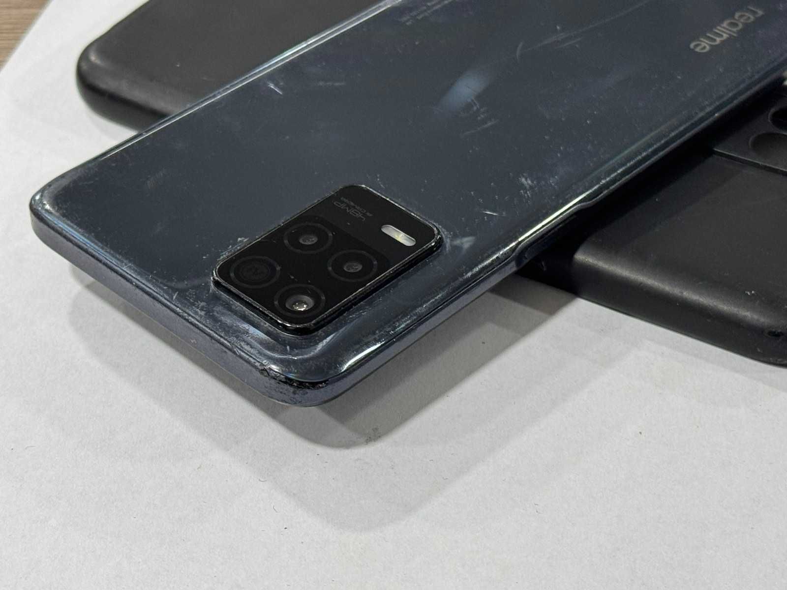 Продавам Realme 8 5G