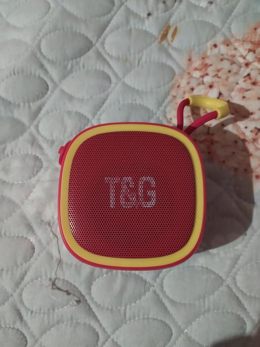 Продам блютуз колонку