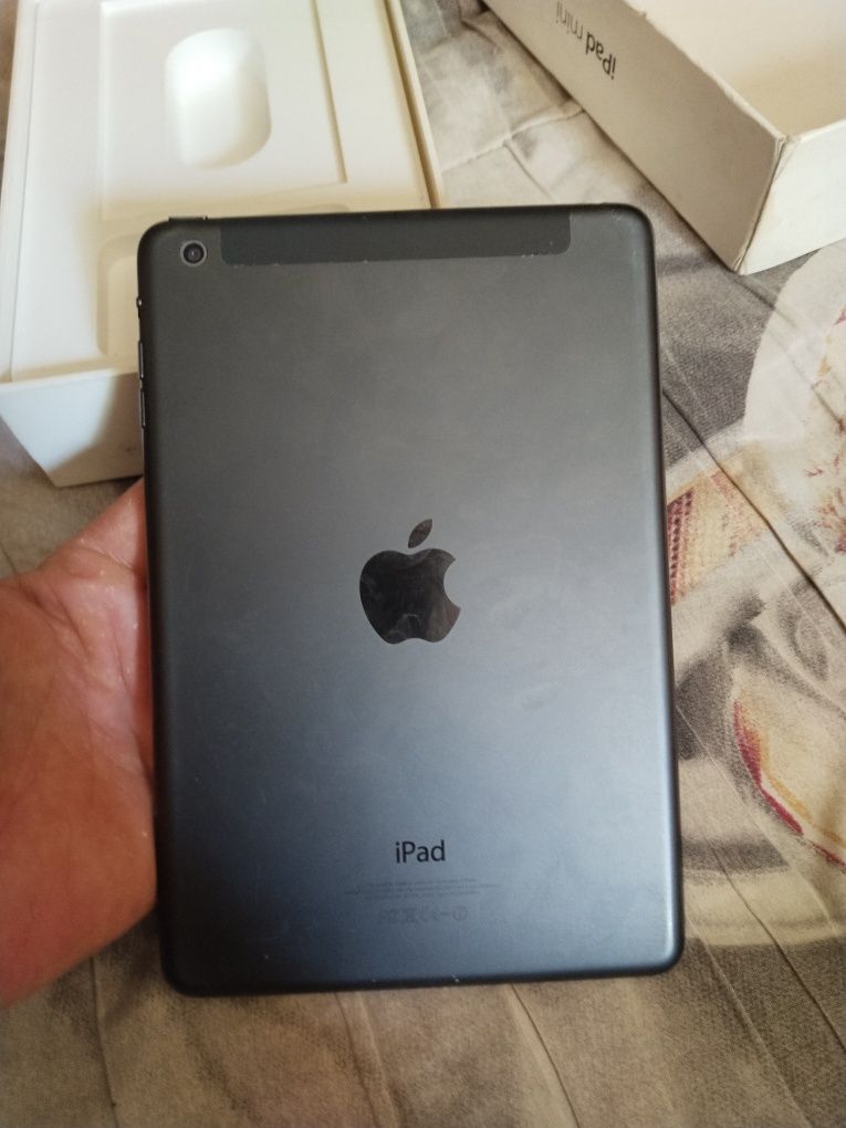 Продам планшет iPad mini