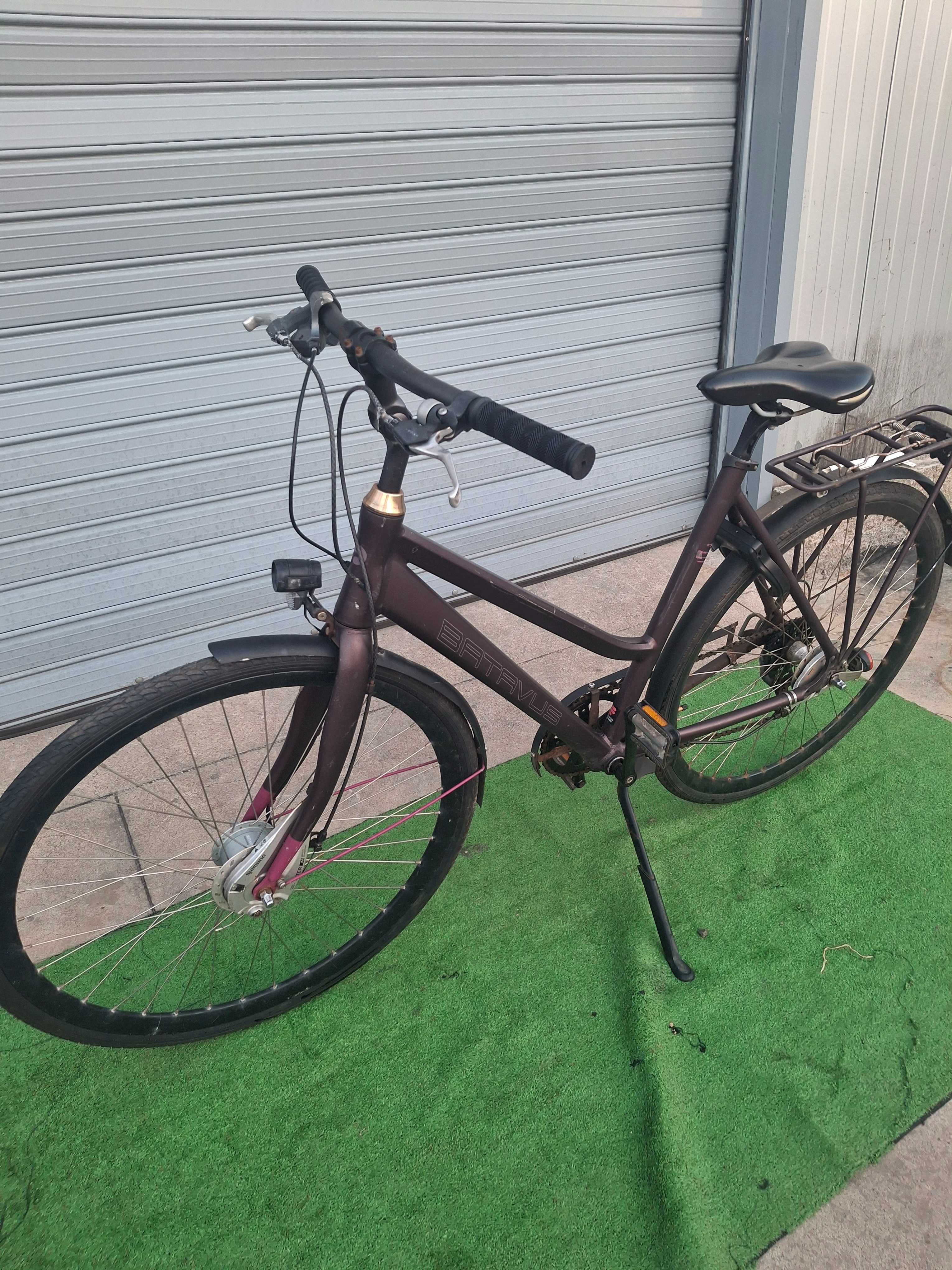 Дамски алуминиев велосипед BATAVUS 28 цола