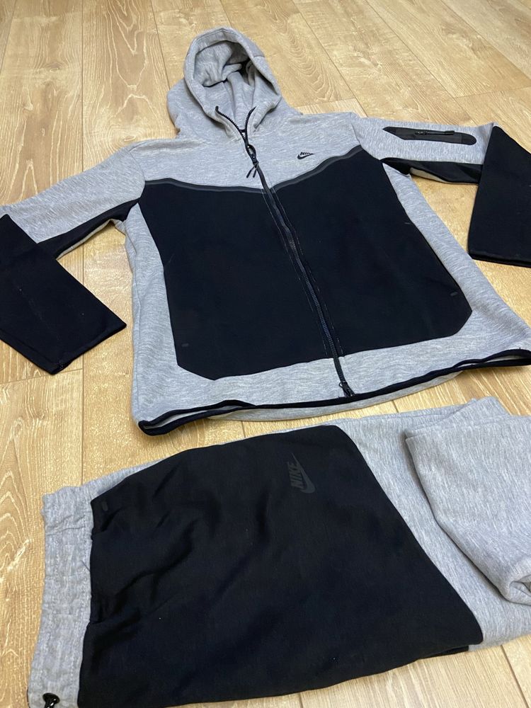 Trening Tech Fleece Nike marimea S,M,L,XL,XXL