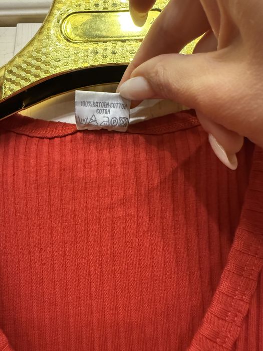 Новая кофточка на размер S.