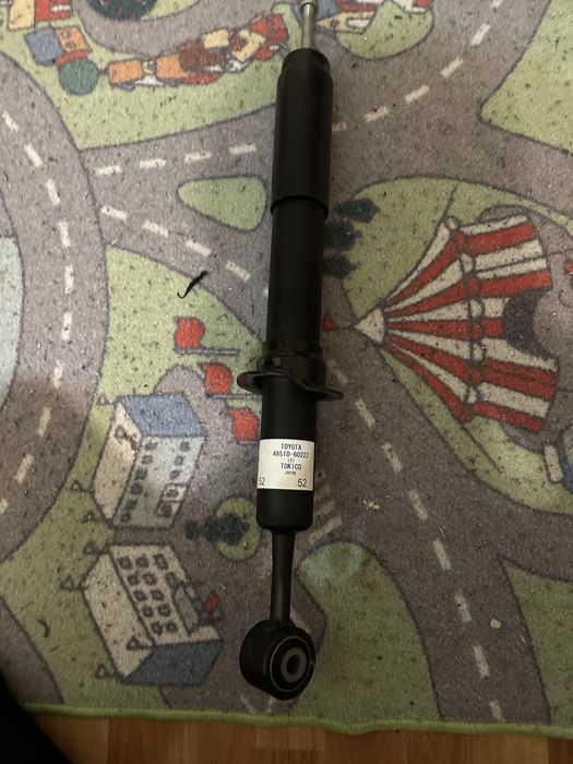 Vand kit amortizoare si arcuri originaleOEM pentru toyota land cruiser