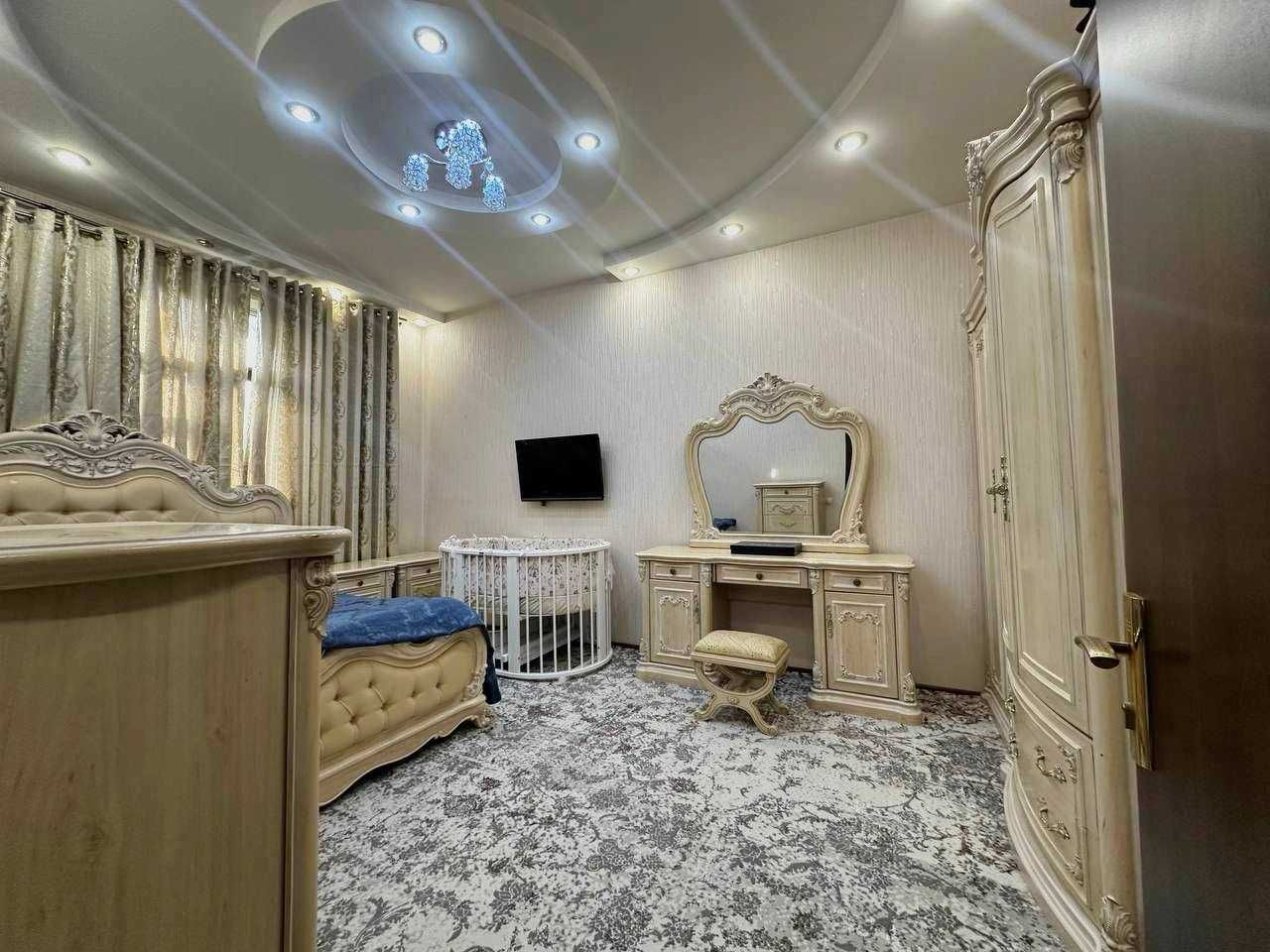 Продается в центре 2х ком Амира Темура, Нукусская