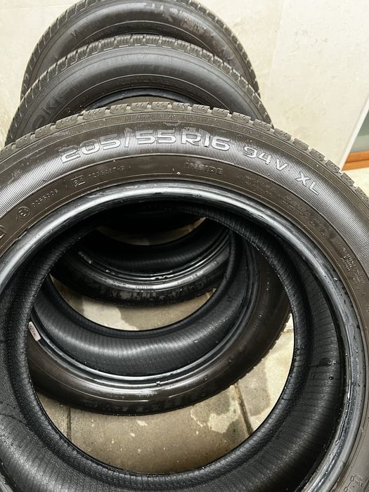 гуми зимни Nokian 4 броя 120 лв. 205/55/16