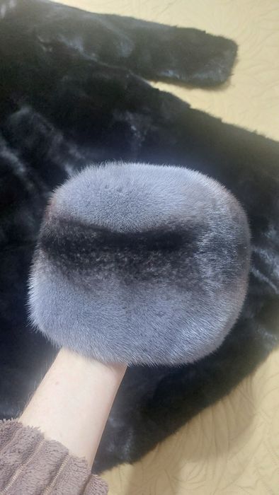 Голубая норковая шапка