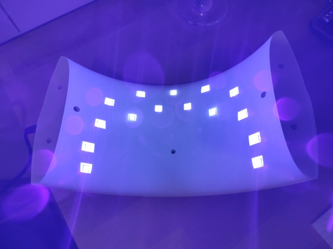 Lampa UV - manichiura semipermanenta/gel UV