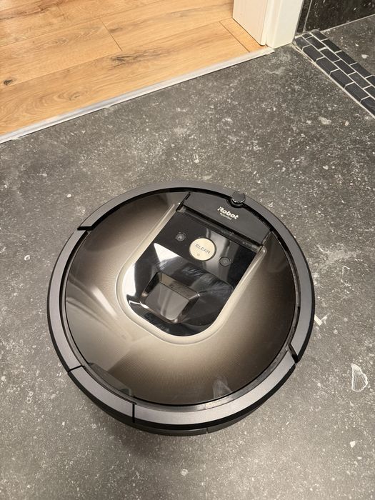 Vand aspirator inteligent iRobot Roomba i7