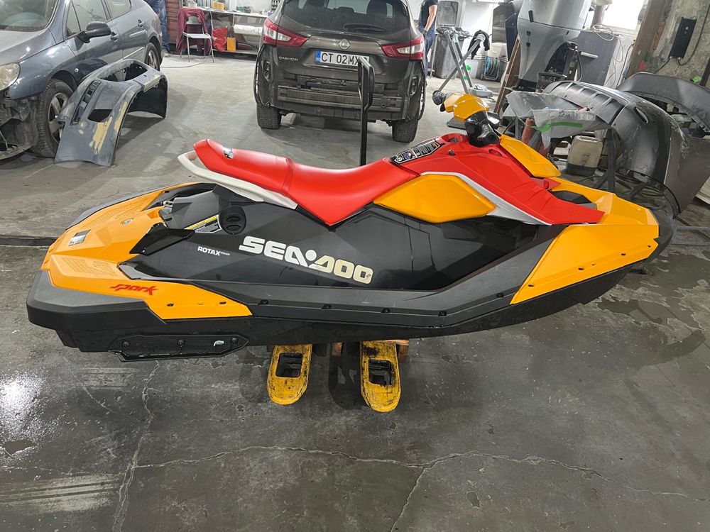 Vând skijet Seadoo