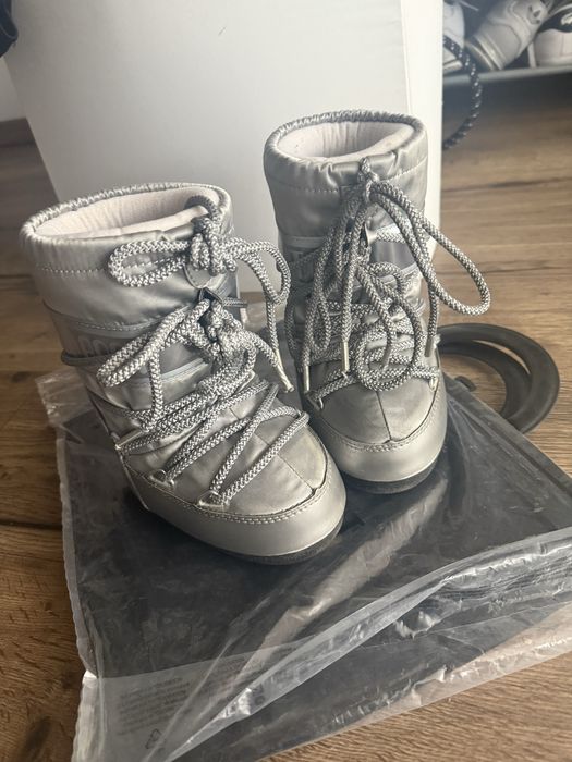 Cizme cu sireturi-silver Moon Boot
