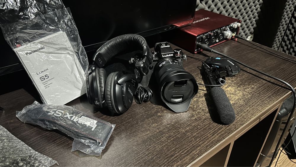 Vand camera mirrorles full frame Panasonic Lumix S5 nouă