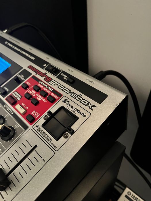Roland MC909 Groovebox + SRX-05 Expansion stare foarte buna