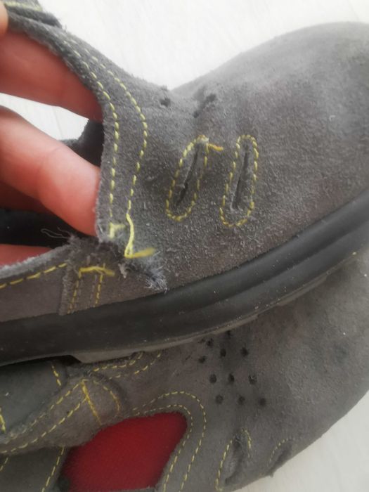 Sandale cu metal în vârf mărimea 44