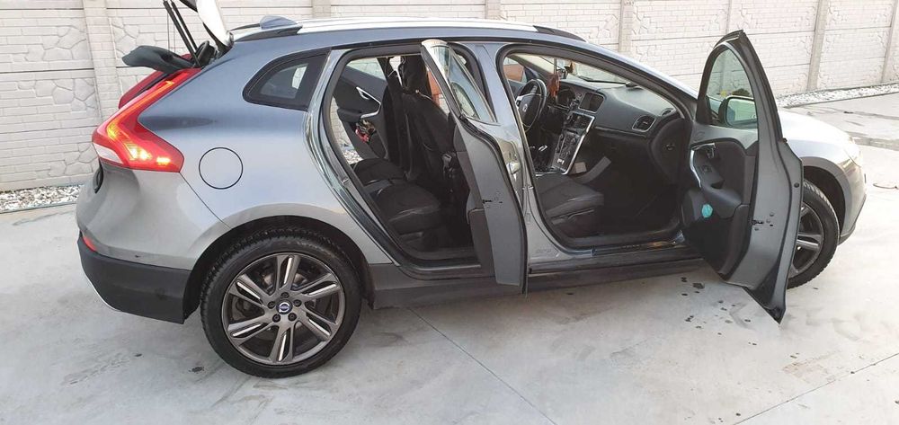 volvo v40 cross country d2 2015