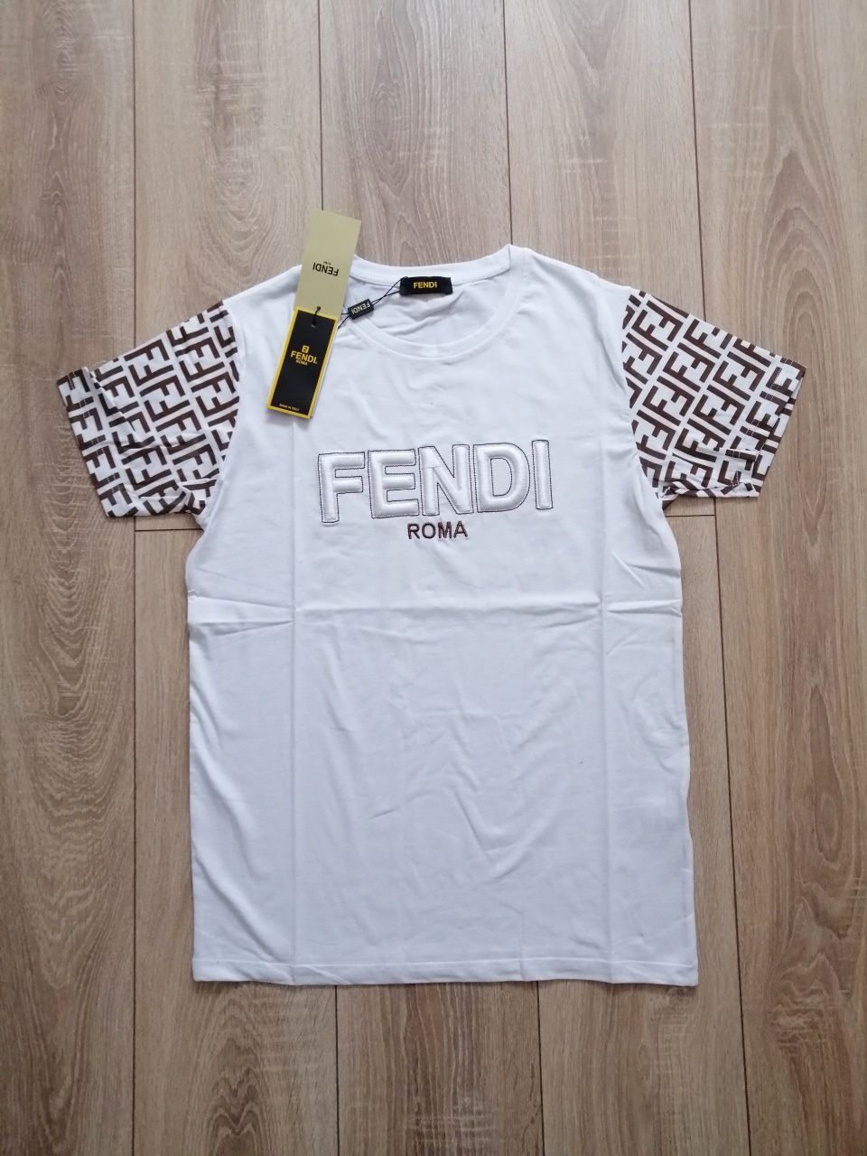 Fendi мъжка тениска в бял цвят S M L