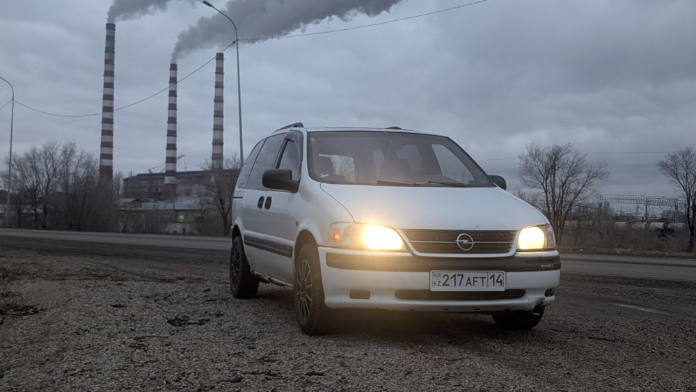 Продам машину opel sintra