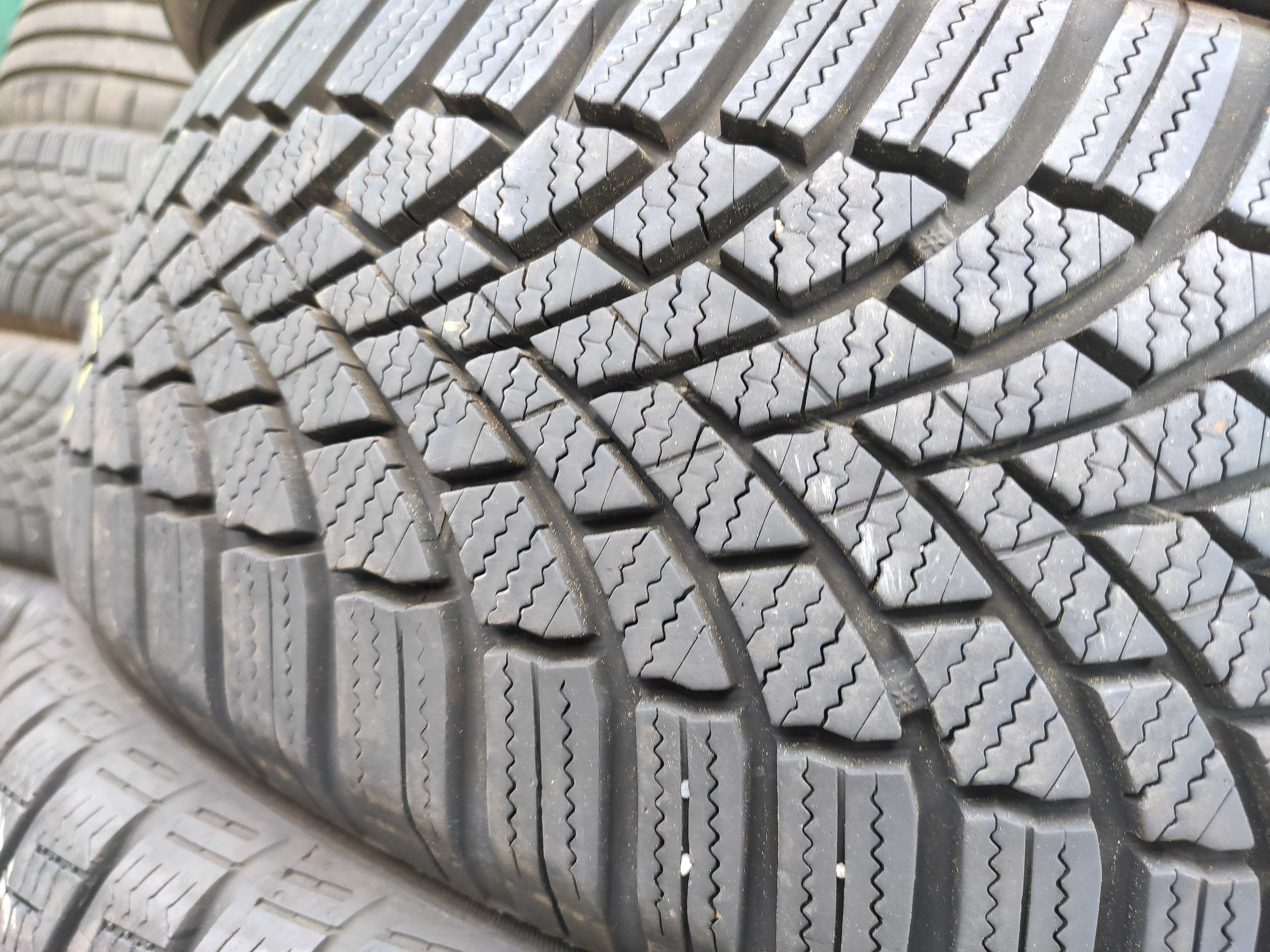 4бр Зимни гуми 205 55 16 - Bridgestone