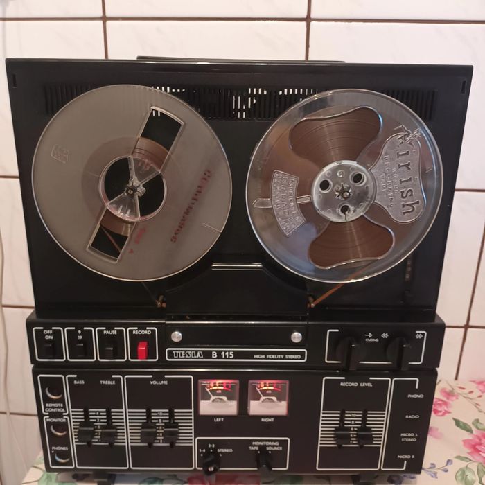 Magnetofon Tesla b115