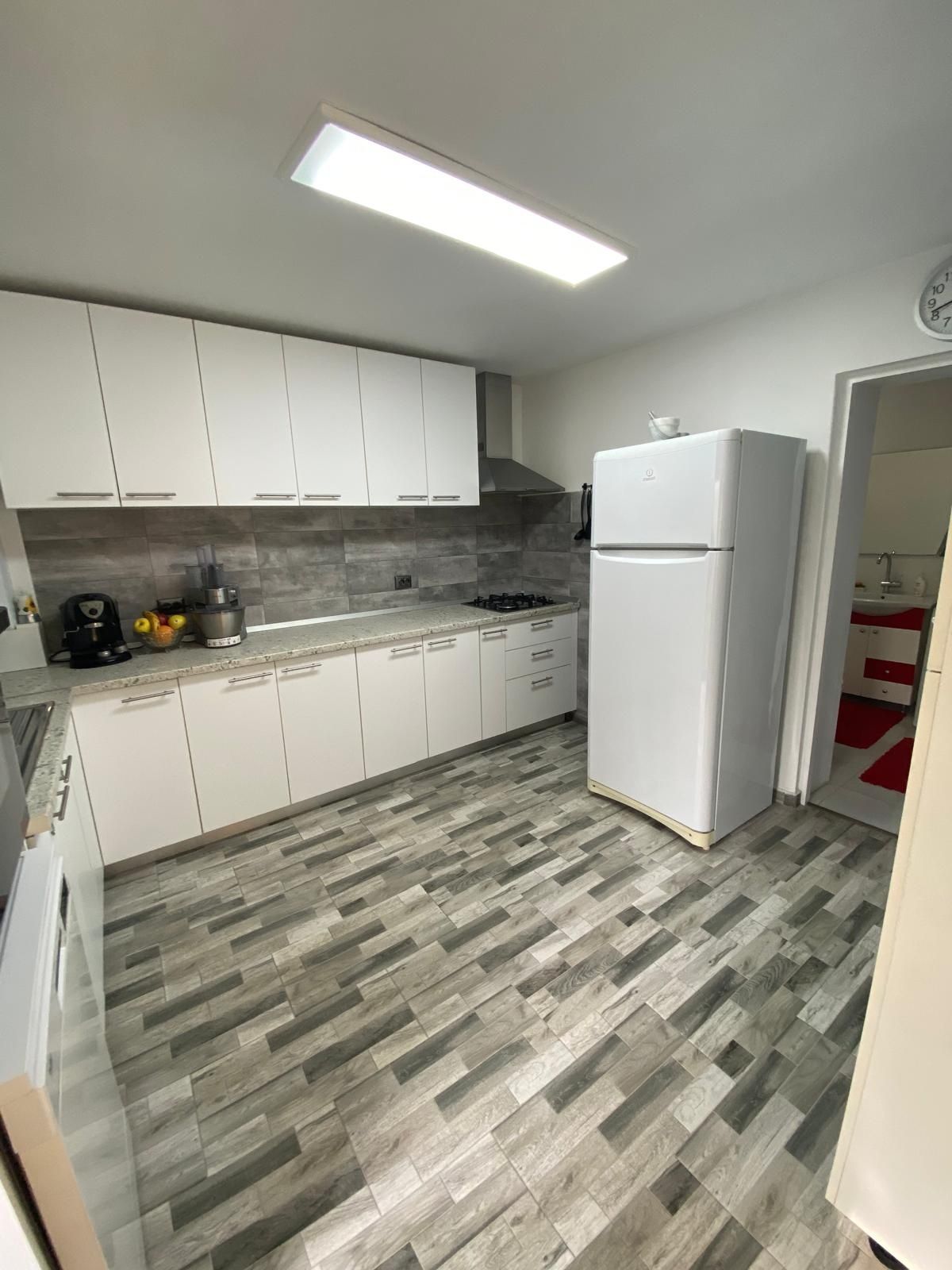 Casă de vânzare, 4 camere, zonă excelentă – Str. Cașin nr. 50