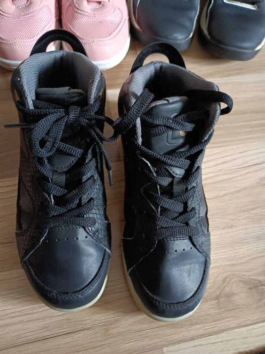 Светещи кецове Skechers, н. 34, цена 40 лв.