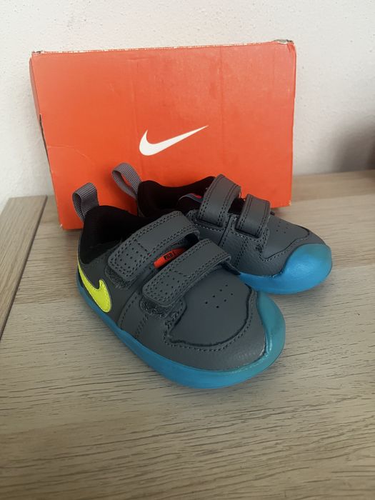 Vand Nike marimea 21
