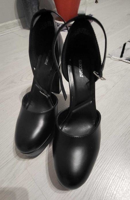 Обувки на дебел ток