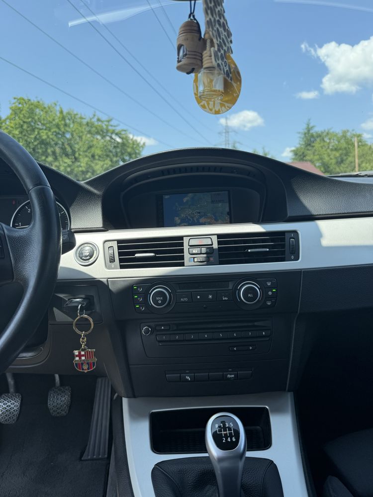 Bmw 318d, 2010 manuala