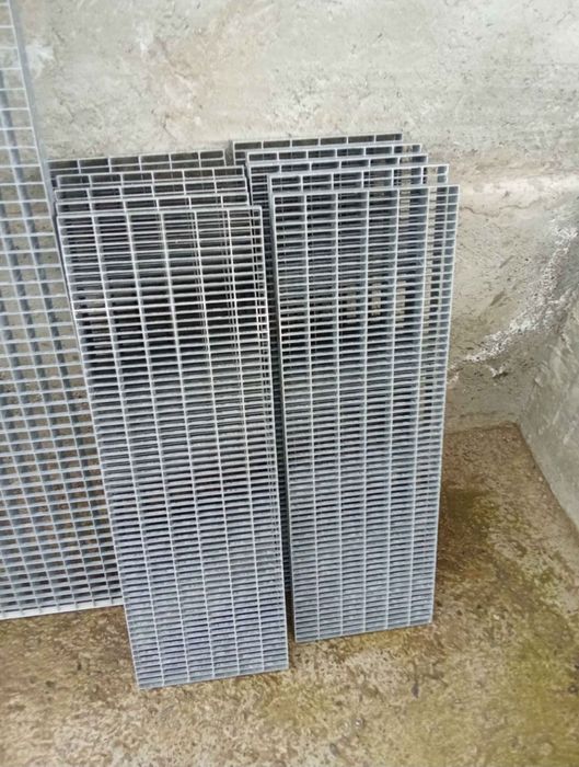 Trepte zincate galvanizate