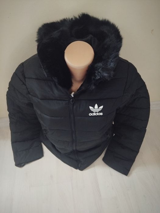 Geaca dama adidas.