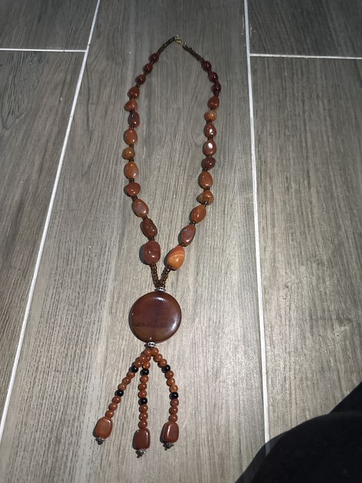 Toza yantar  toshi arabistondan keltrilgan  energiya toshi…………………………..