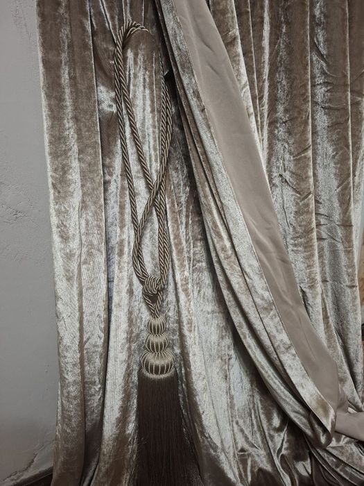 Продам шторы 4 метра ширина