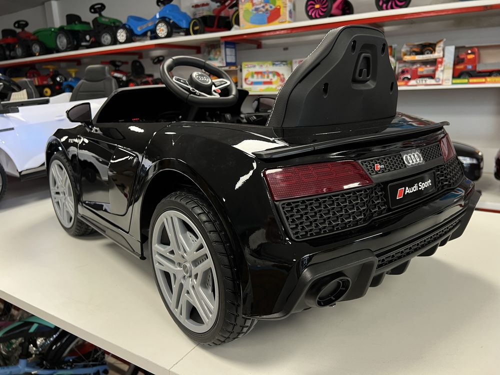 Детска акумулаторна кола Audi R8