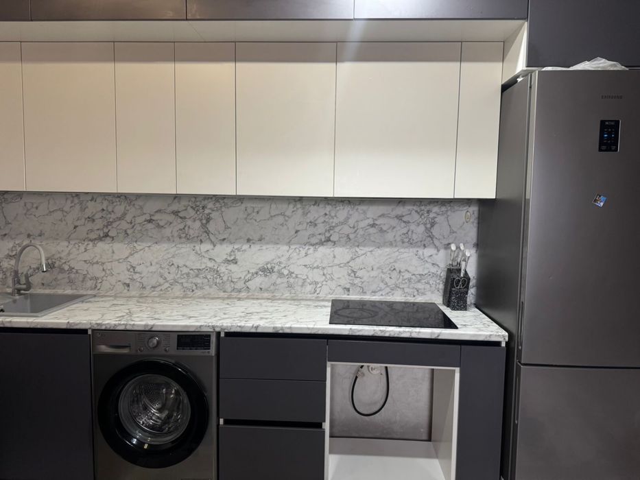 Продам кухонный гарнитур в отличном состоянии