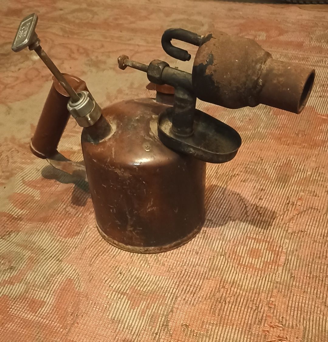 Бензиновая лампа