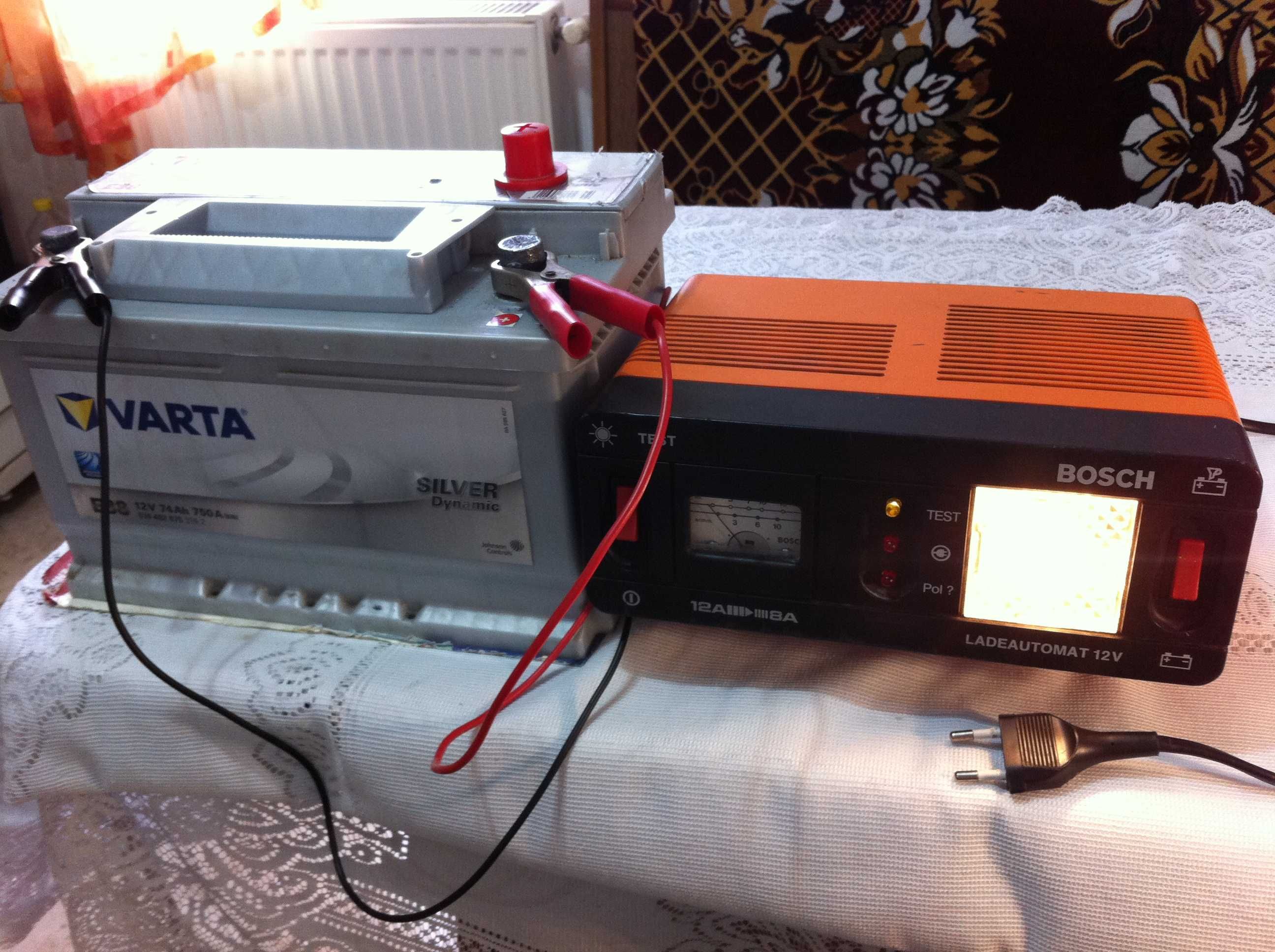 Redresor Bosch 12V maxim 10Amp (incarcator baterie acum. Anl statie