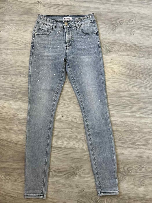 Чисто нови дамски дънки S/M – различни модели с камъни и ефекти