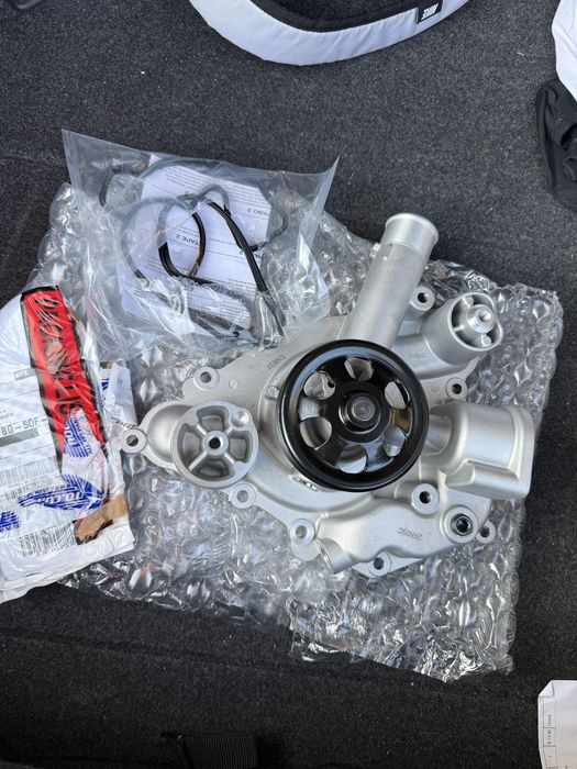 Водна помпа USMW за Dodge Challenger 5.7 HEMI (2017)
