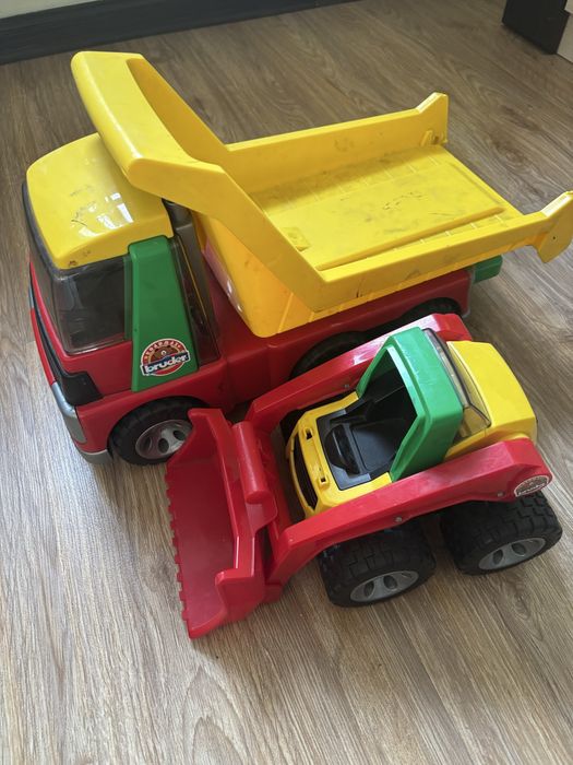Детский грузовичок игрушка