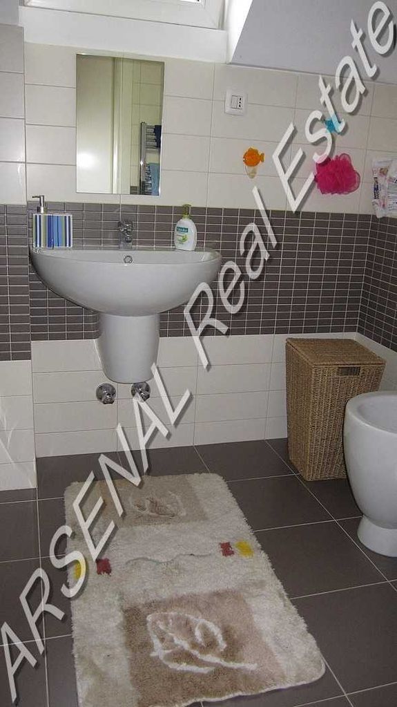 Дава се под наем Двустаен апартамент в София, Оборище - 60 кв.м за 650 € - Снимка #4