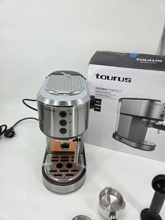 Чисто нова кафемашина TAURUS EUFORIA COMPACT 20бара 1350вата