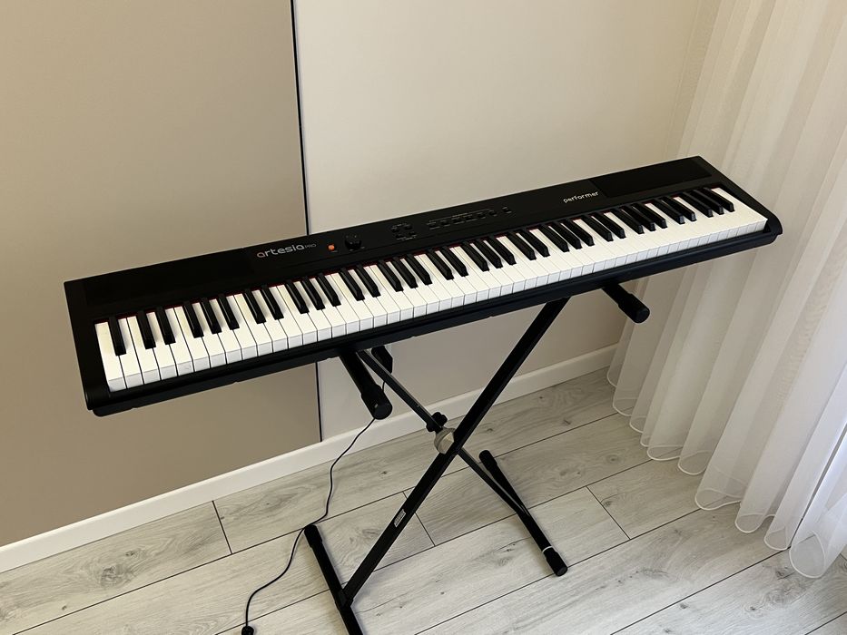 Цифровое пианино 88 клавиш Artesia Pro performer