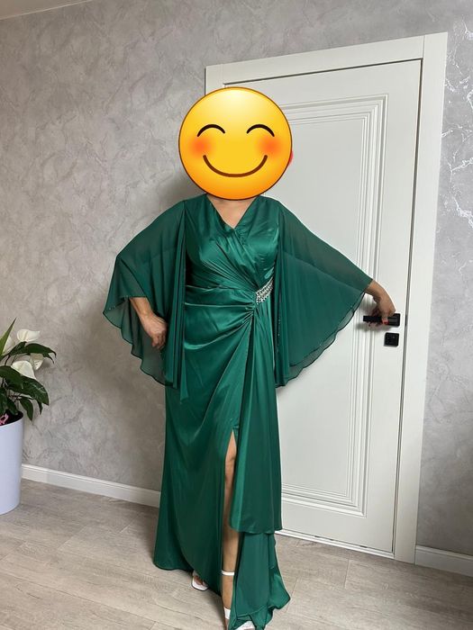 Продам новое вечернее платье.