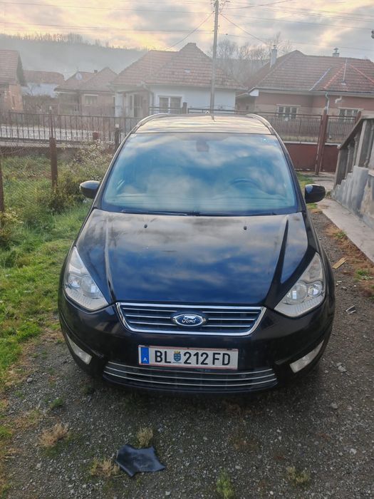 Vând Ford Galaxy
