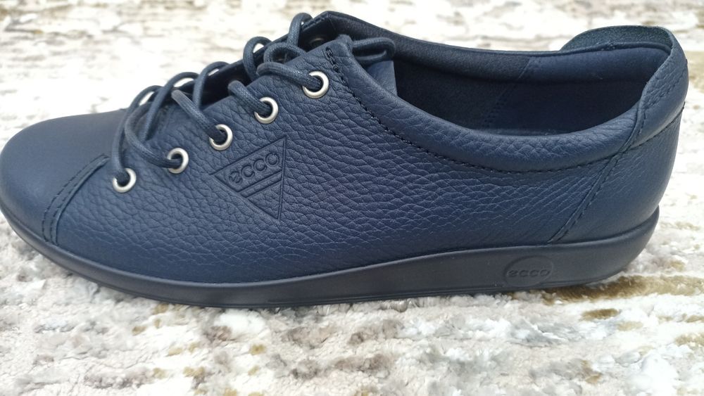 ECCO оригинальные кожаные кроссовки.