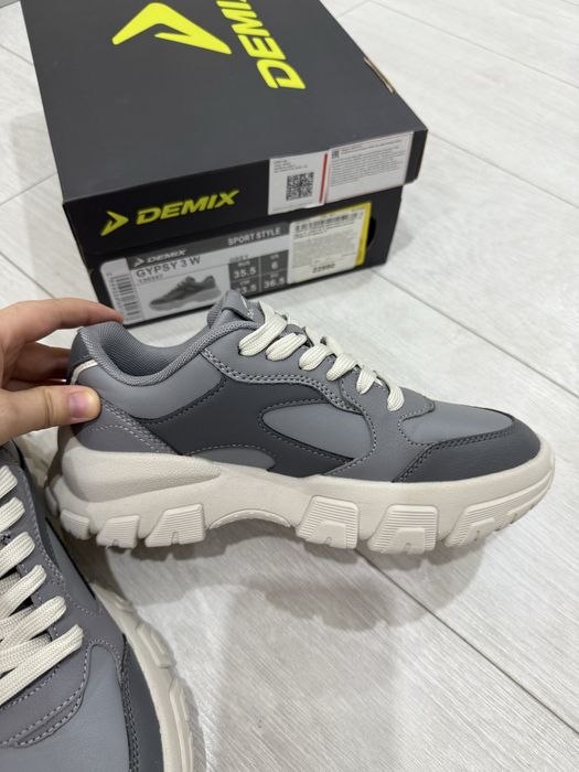 Demix кроссовки 36 размера новая